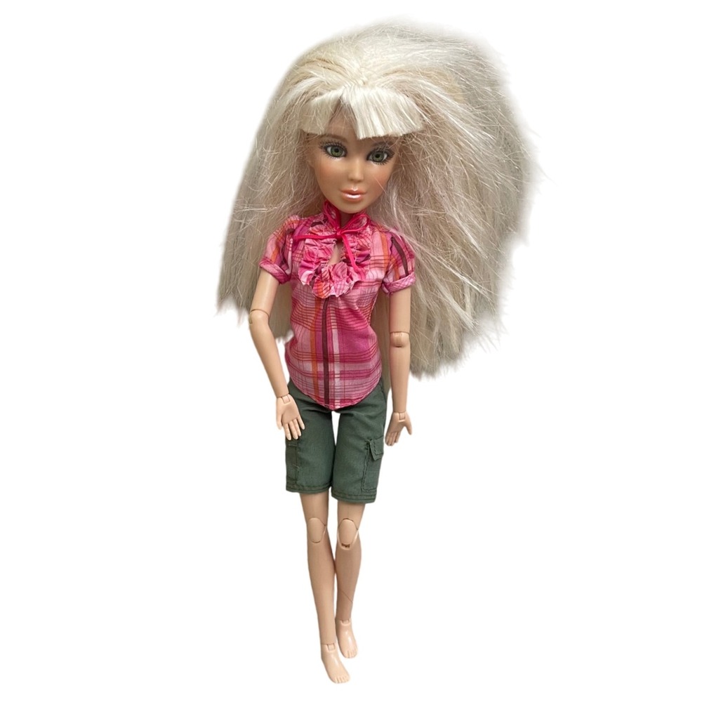Liv Doll Spin Master 2009 Blonde Hair Green Eyes Plaid Shirt Shorts‎